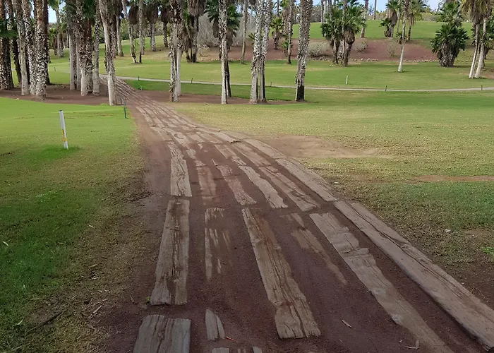 מלון Madrigueras Golf & - Adults Only