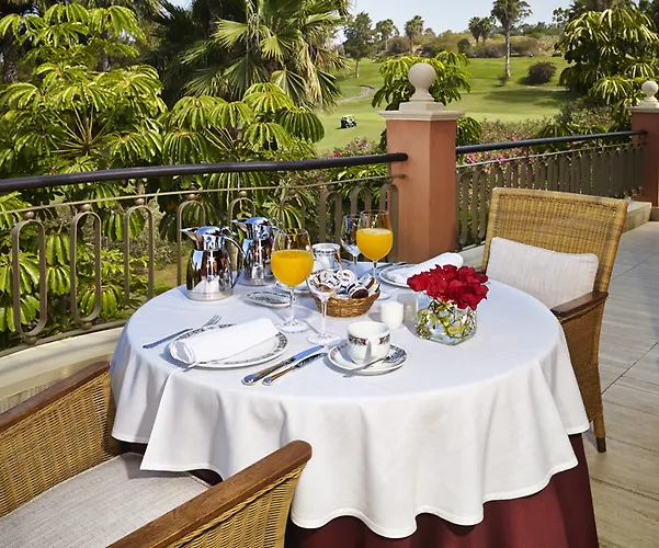 מלון Madrigueras Golf & - Adults Only 5*